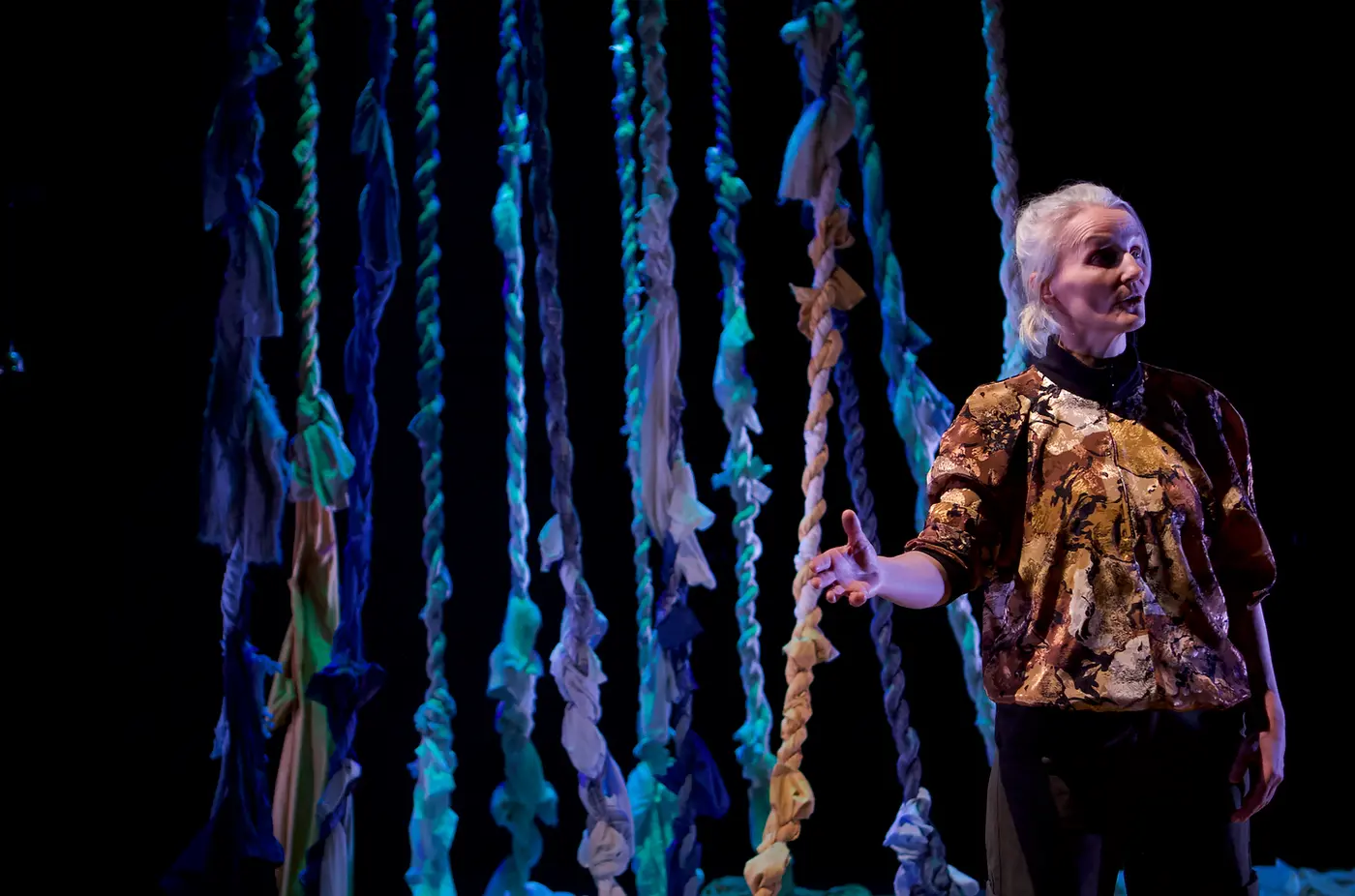 Lost in the Horizon (II)